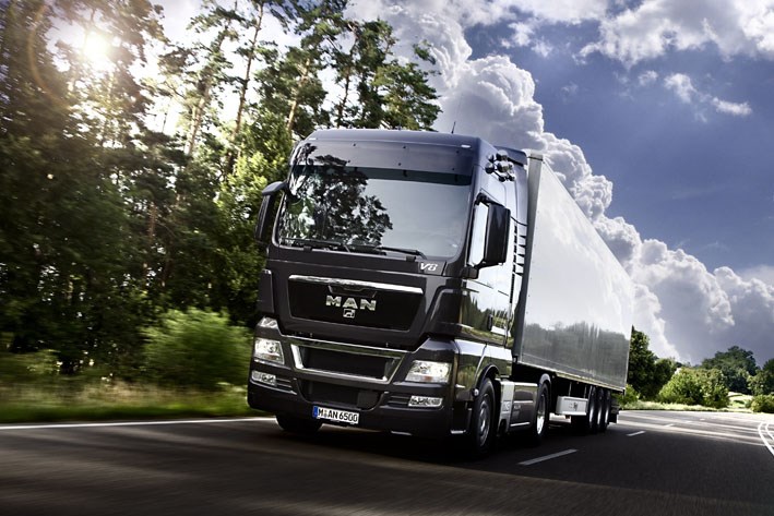 1237_man_tgx